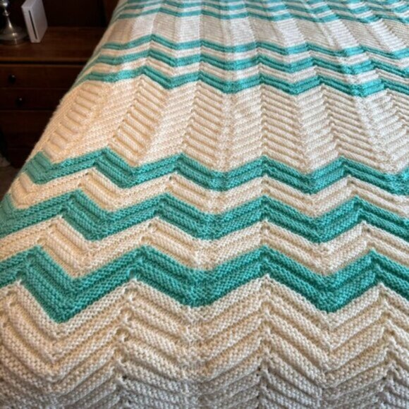 Handmade Crocheted Knit Double Chevron Print Green and Cream Blanket Cottagecore - Picture 4 of 9